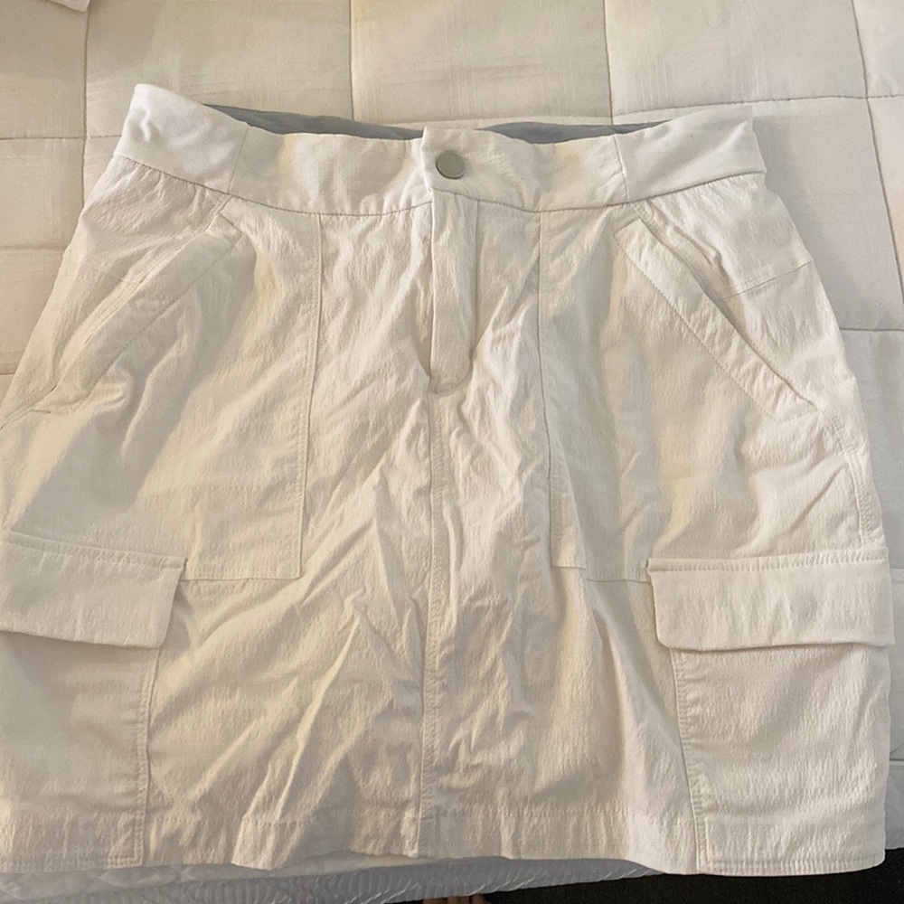 Athleta cargo active skirt